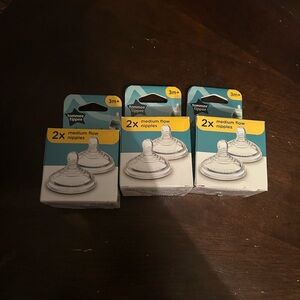 Tommee Tippee Medium Flow Nipples - 2 Pack (3 count) New in Box’s